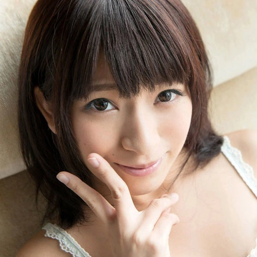 成宮ルリ